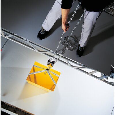 Yalelift hand chain hoist in use