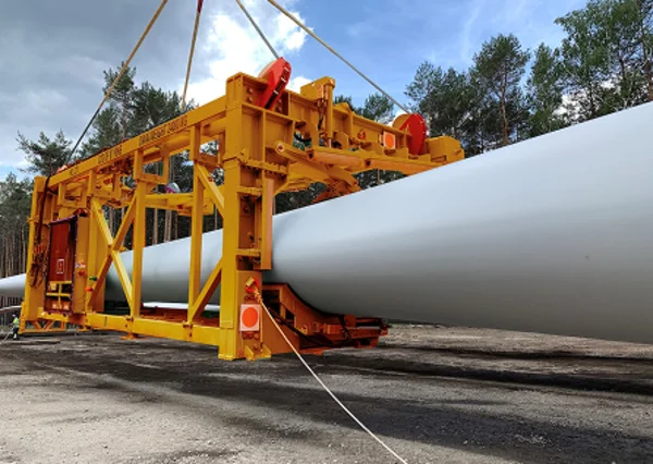 Wind turbine blade gripper